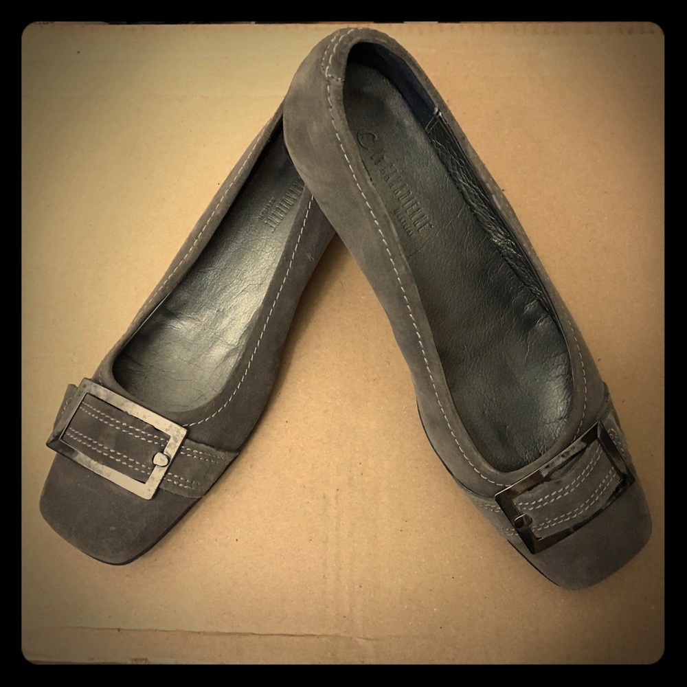 LA CANADIENNE WOMEN SIZE 9 M TAUPE BUCKLE SHOES